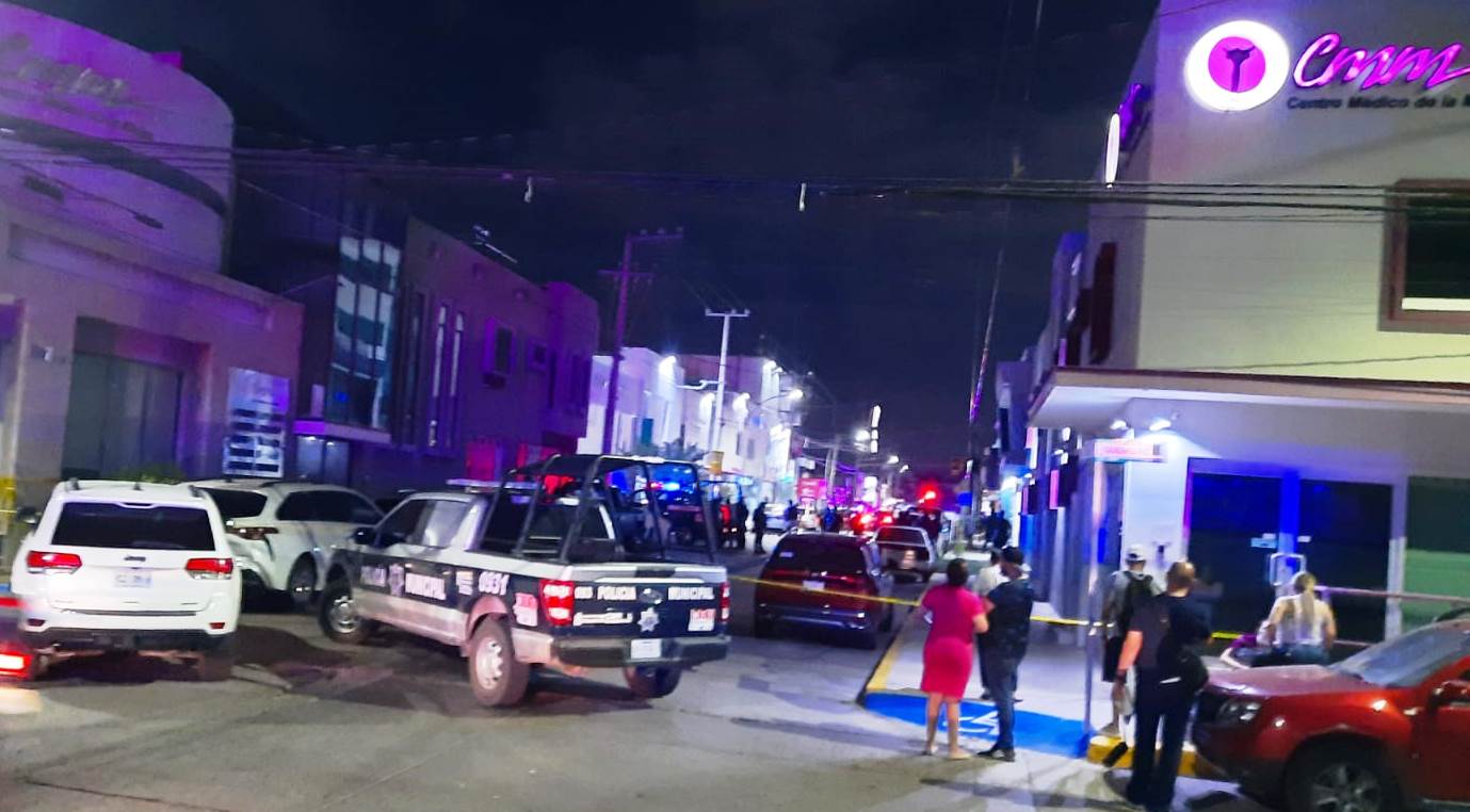 Un médico y 3 civiles mueren en balacera dentro de un hospital en Culiacán.