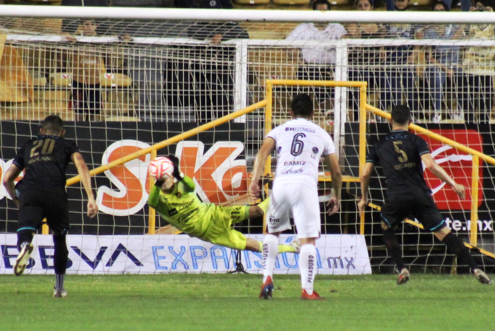 Gran actuación del portero Diaz da triunfo a Dorados 1-0 a La Paz