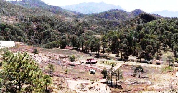 Fallecen dos personas al desgajarse un cerro en Badiraguato.